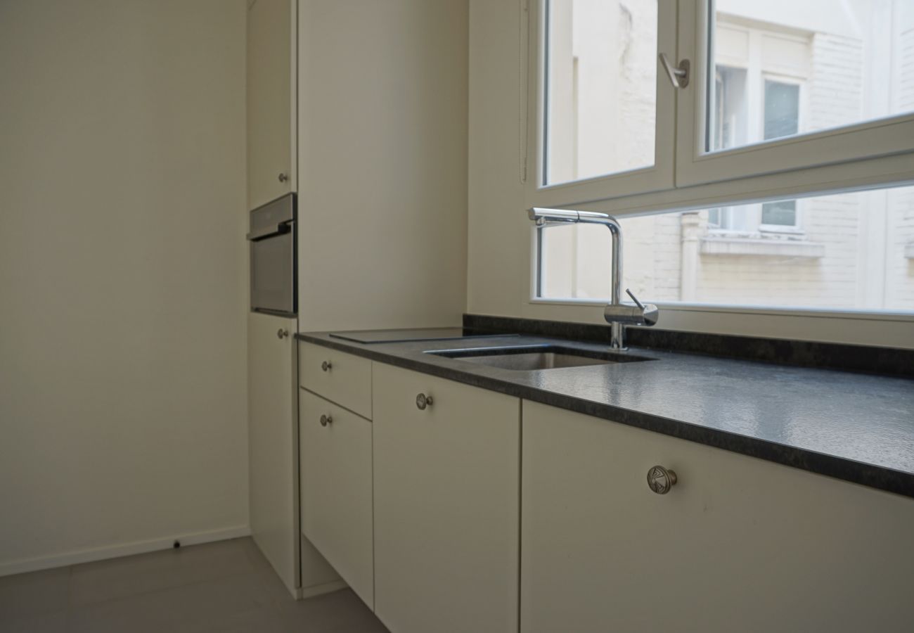 Studio à Paris - Rue Chateaubriand - Paris 8 - 108041