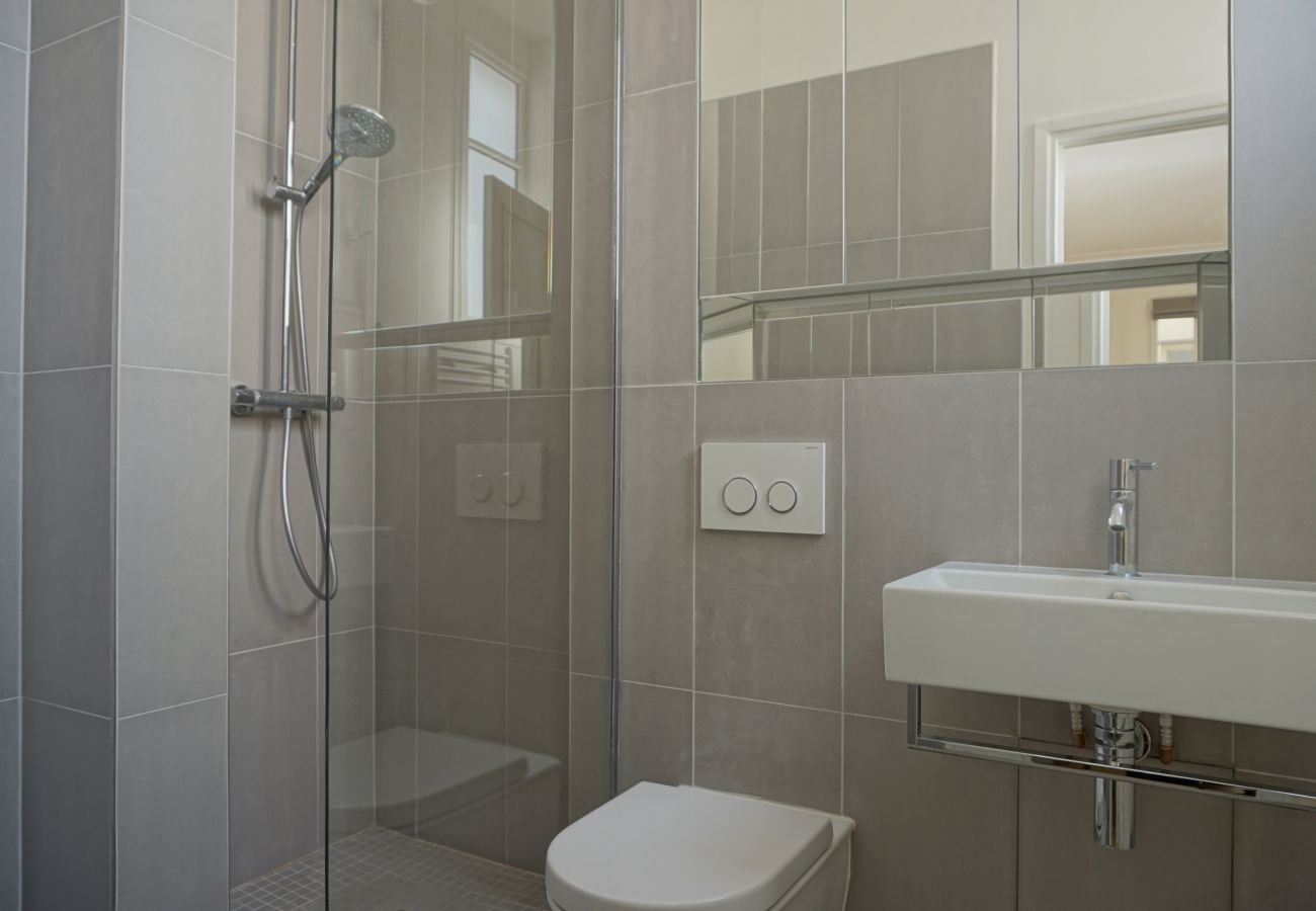 Studio à Paris - Rue Chateaubriand - Paris 8 - 108041