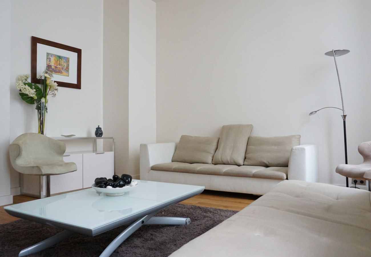 Appartement à Paris - Rue Vignon - Paris 8 - 208047