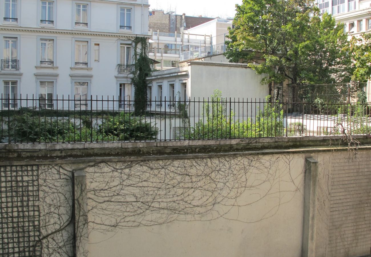 Appartement à Paris - Rue de Berri - Paris 8 - 208060