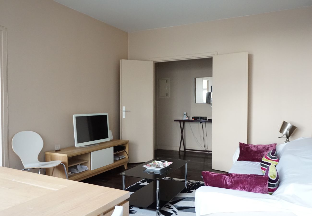 Appartement à Paris - Rue de Berri - Paris 8 - 208060
