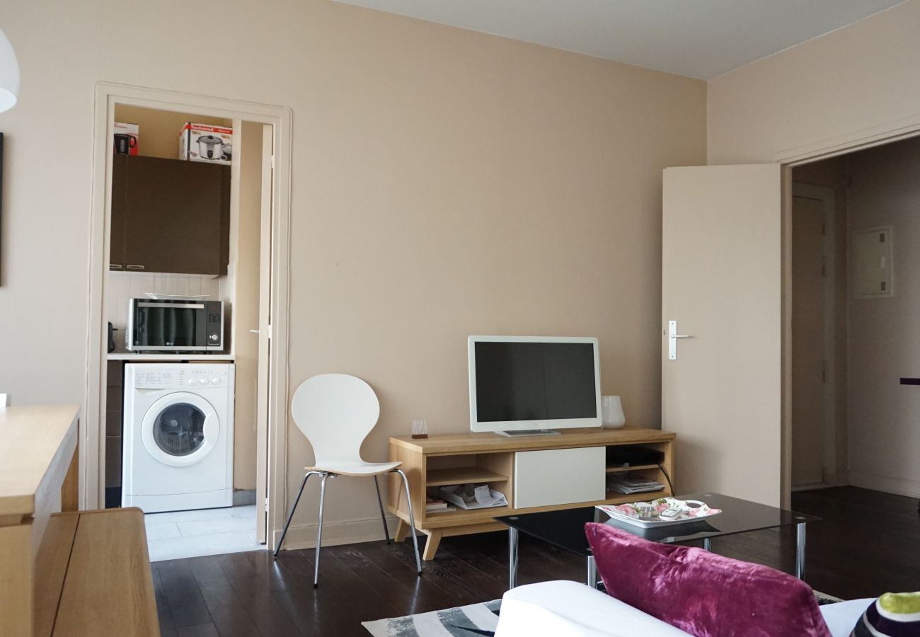 Appartement à Paris - Rue de Berri - Paris 8 - 208060