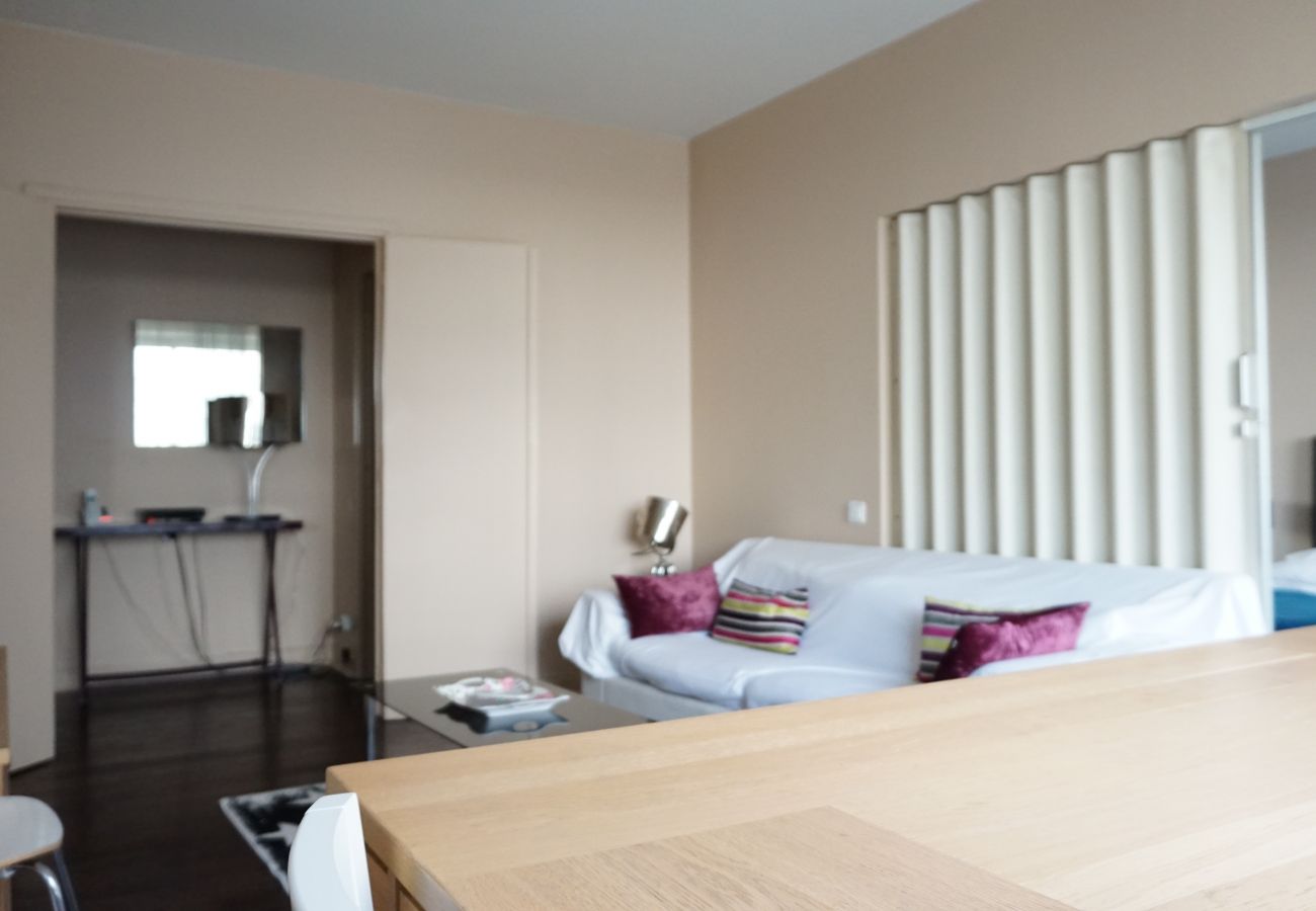 Appartement à Paris - Rue de Berri - Paris 8 - 208060