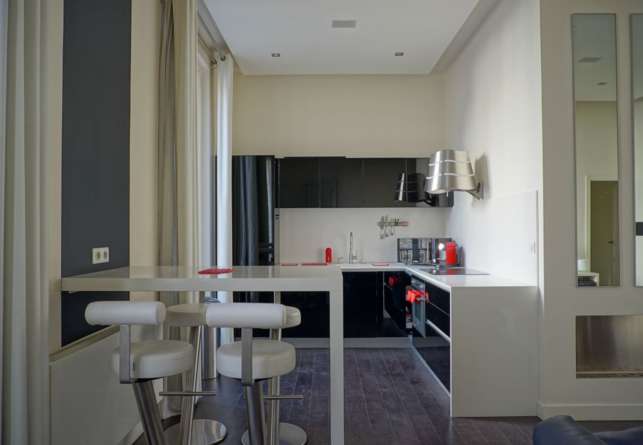 Appartement à Paris - Rue Lincoln - Paris 8 - 208079