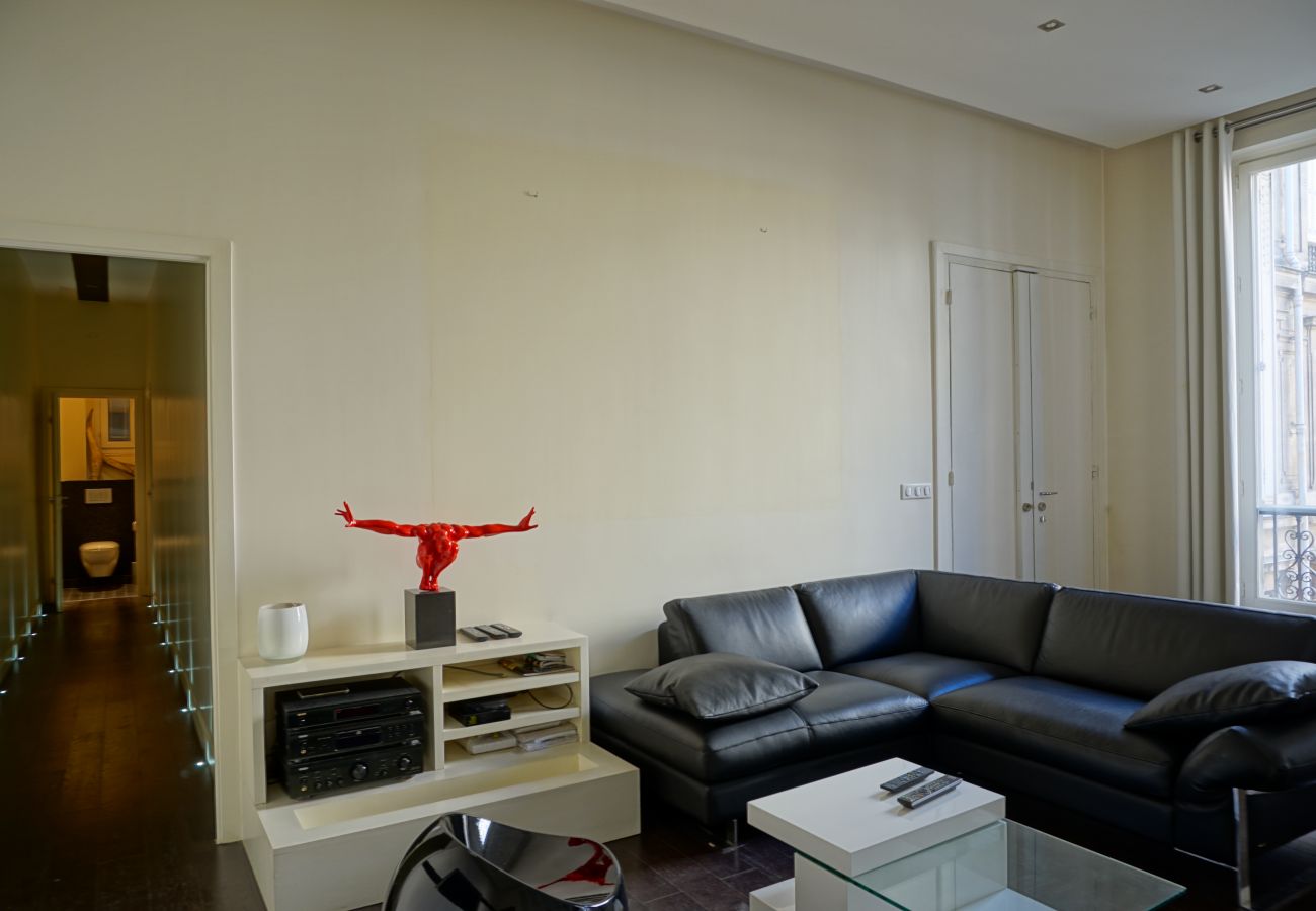Appartement à Paris - Rue Lincoln - Paris 8 - 208079