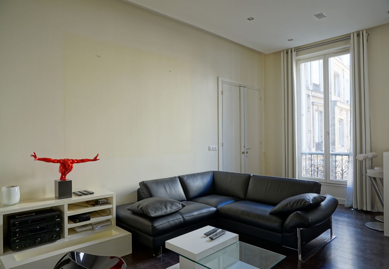 Appartement à Paris - Rue Lincoln - Paris 8 - 208079