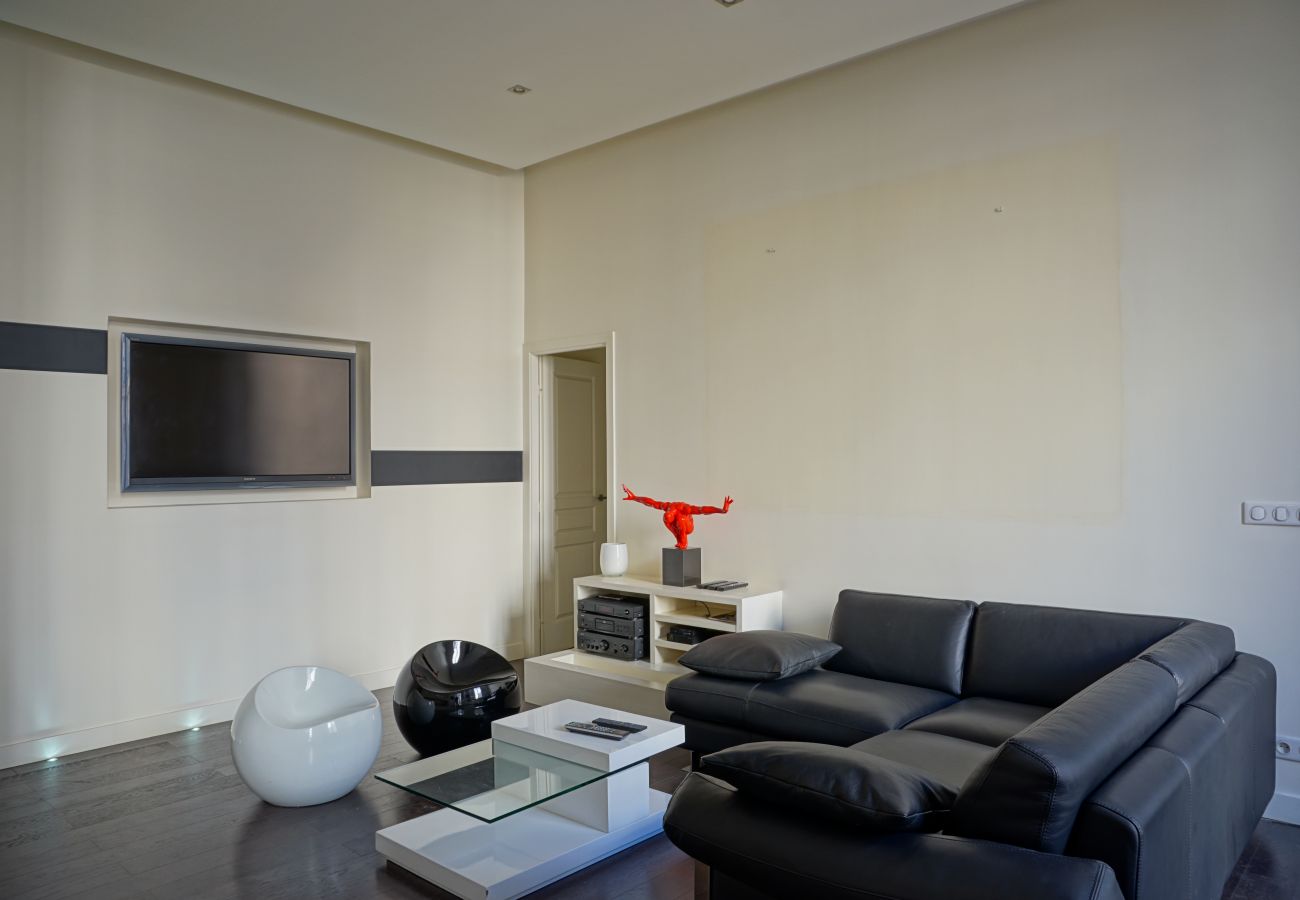 Appartement à Paris - Rue Lincoln - Paris 8 - 208079