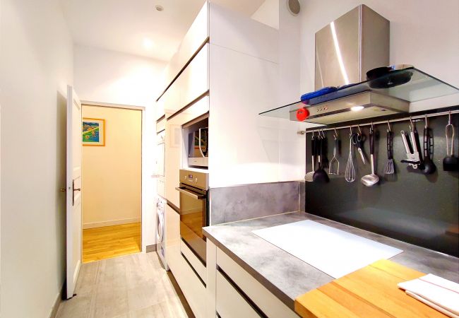 Appartement à Paris - Bd de Grenelle - Paris 15 - 215028 Appartement à Paris - Bd de Grenelle - Paris 15 - 215028