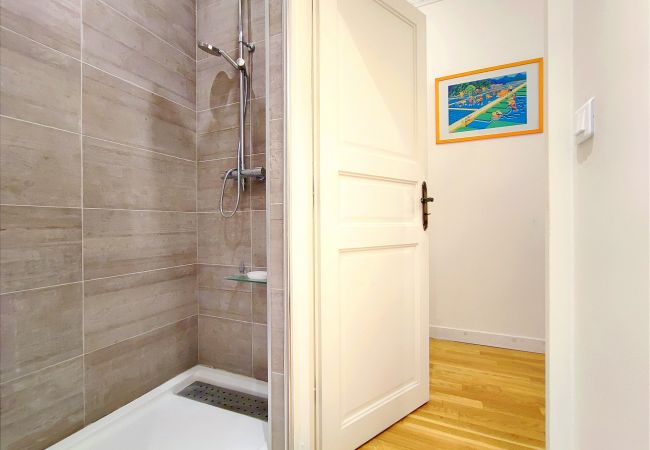 Appartement à Paris - Bd de Grenelle - Paris 15 - 215028 Appartement à Paris - Bd de Grenelle - Paris 15 - 215028