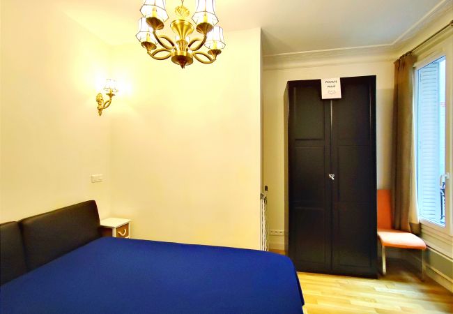 Appartement à Paris - Bd de Grenelle - Paris 15 - 215028 Appartement à Paris - Bd de Grenelle - Paris 15 - 215028