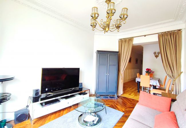 Appartement à Paris - Bd de Grenelle - Paris 15 - 215028 Appartement à Paris - Bd de Grenelle - Paris 15 - 215028