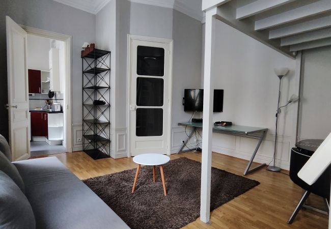 Studio à Paris - Rue Paul Valéry - Paris 16 - 116050 Studio à Paris - Rue Paul Valéry - Paris 16 - 116050