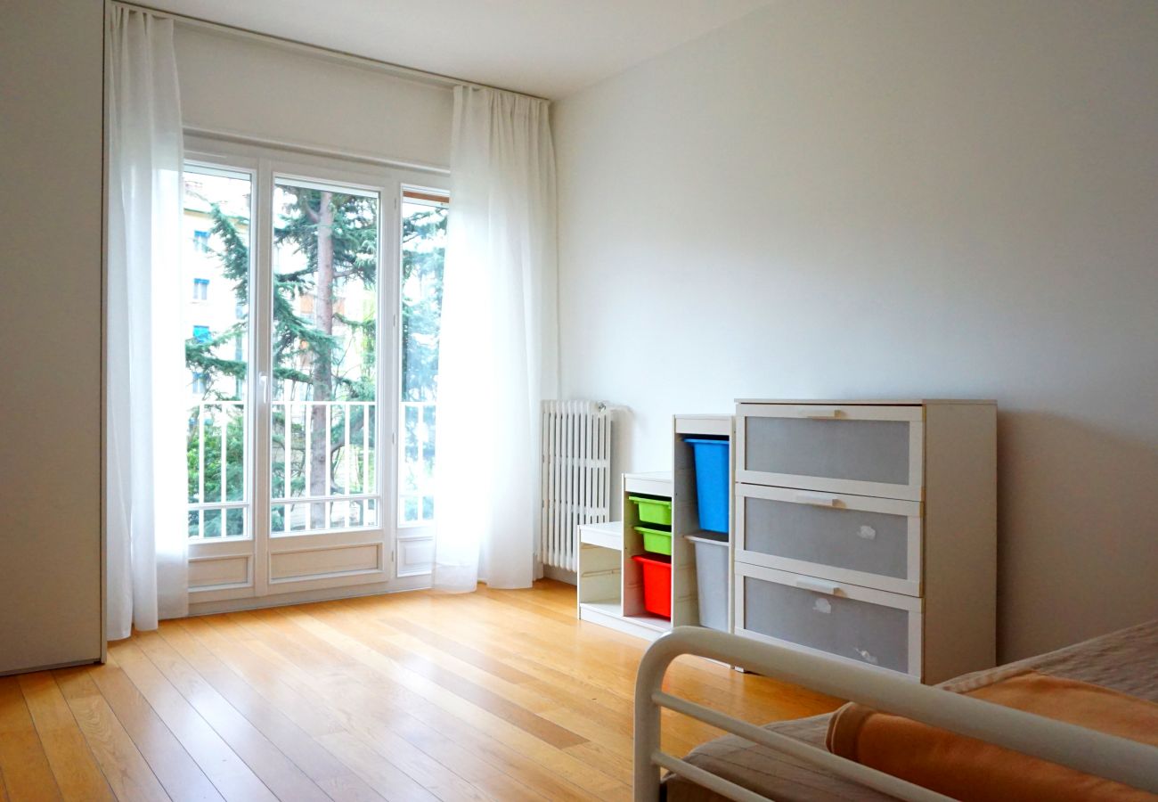 Appartement à Paris - Avenue  Bugeaud - Paris 16 - 516013