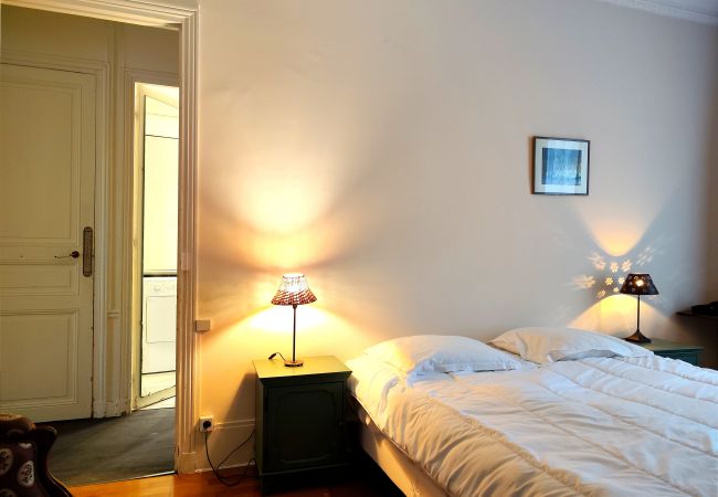 Appartement à Paris - Square Desaix - Paris 15 - 315015 Appartement à Paris - Square Desaix - Paris 15 - 315015
