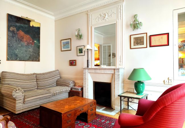 Appartement à Paris - Square Desaix - Paris 15 - 315015 Appartement à Paris - Square Desaix - Paris 15 - 315015