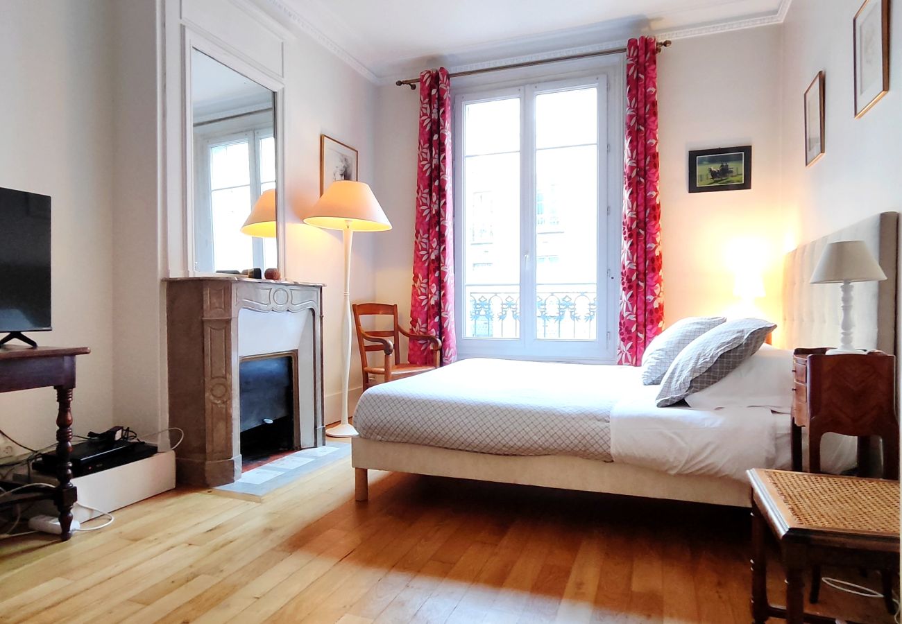 Appartement à Paris - Square Desaix - Paris 15 - 315015