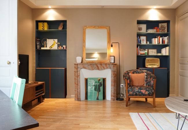 Appartement à Paris - Rue du Fbg Saint Honoré - Paris 8 - 208064 Appartement à Paris - Rue du Fbg Saint Honoré - Paris 8 - 208064
