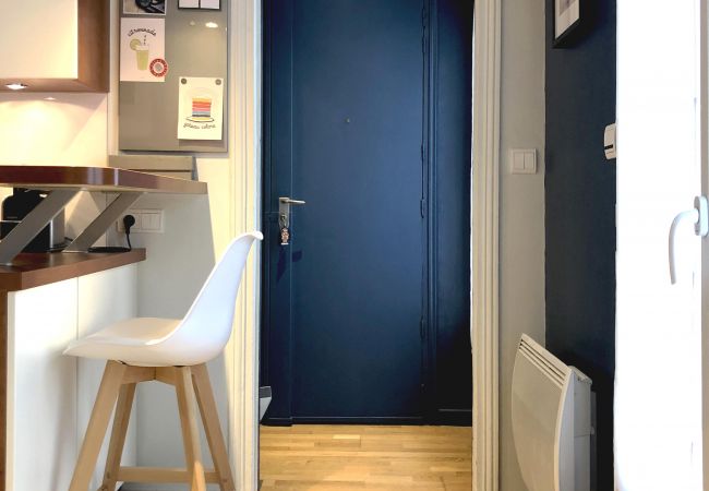 Appartement à Paris - Rue du Fbg Saint Honoré - Paris 8 - 208064 Appartement à Paris - Rue du Fbg Saint Honoré - Paris 8 - 208064