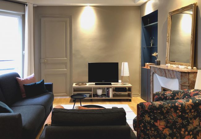 Appartement à Paris - Rue du Fbg Saint Honoré - Paris 8 - 208064