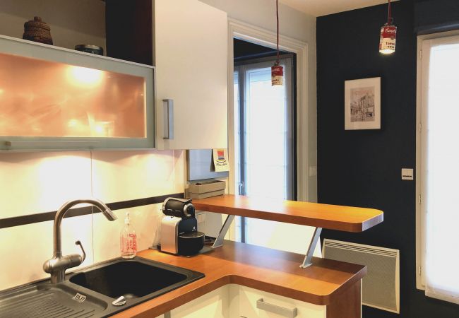 Appartement à Paris - Rue du Fbg Saint Honoré - Paris 8 - 208064 Appartement à Paris - Rue du Fbg Saint Honoré - Paris 8 - 208064