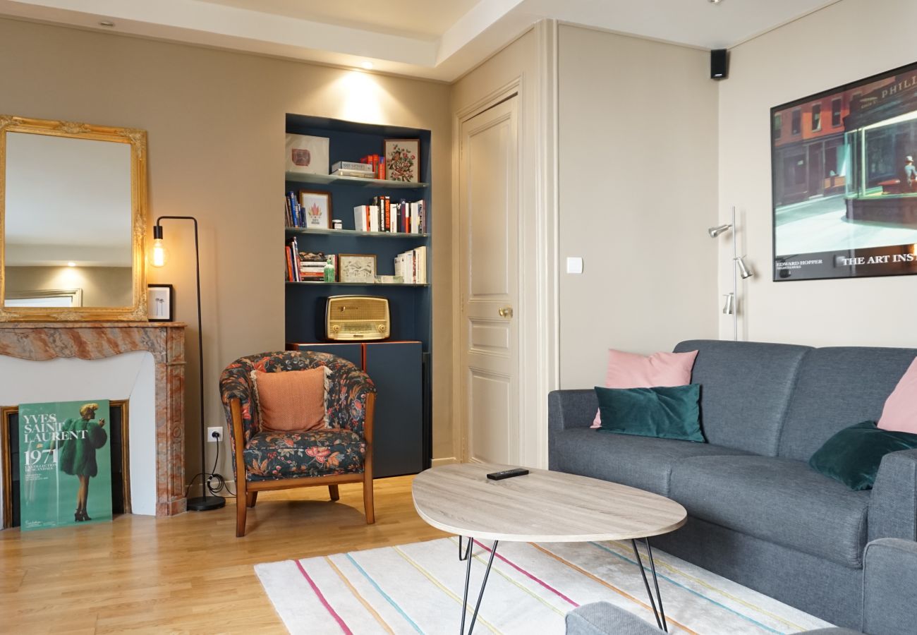 Appartement à Paris - Rue du Fbg Saint Honoré - Paris 8 - 208064