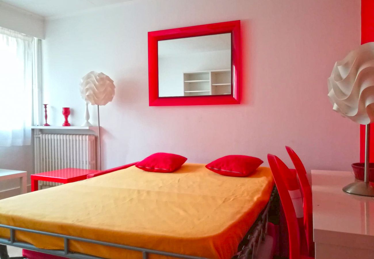 Studio à Paris - Rue Saint Charles - Paris 15 - 115005