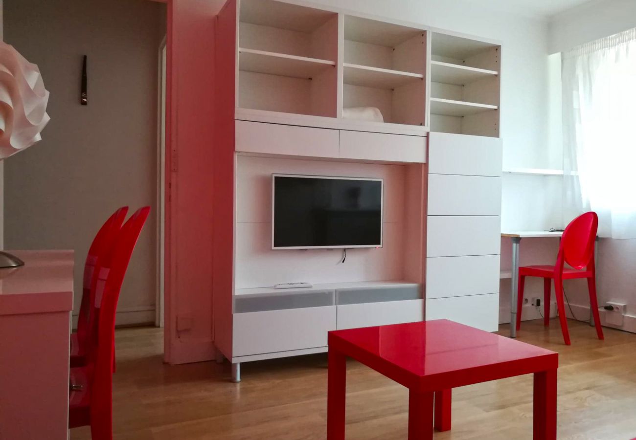 Studio à Paris - Rue Saint Charles - Paris 15 - 115005