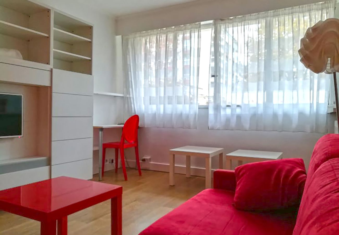Studio à Paris - Rue Saint Charles - Paris 15 - 115005