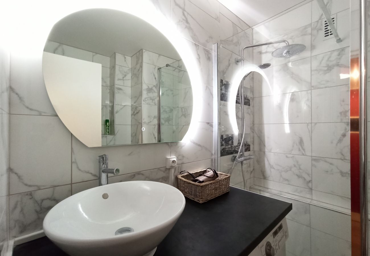 Studio à Paris - Rue Saint Charles - Paris 15 - 115005