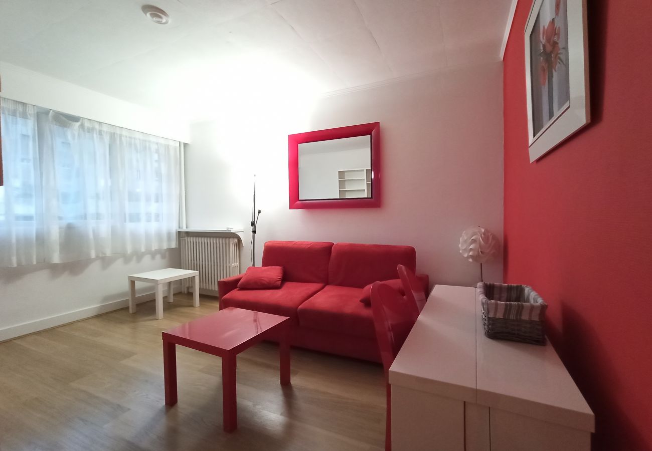 Studio à Paris - Rue Saint Charles - Paris 15 - 115005