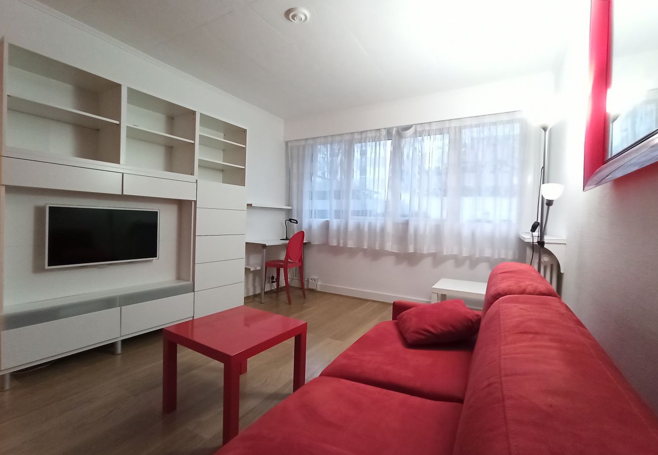 Studio à Paris - Rue Saint Charles - Paris 15 - 115005