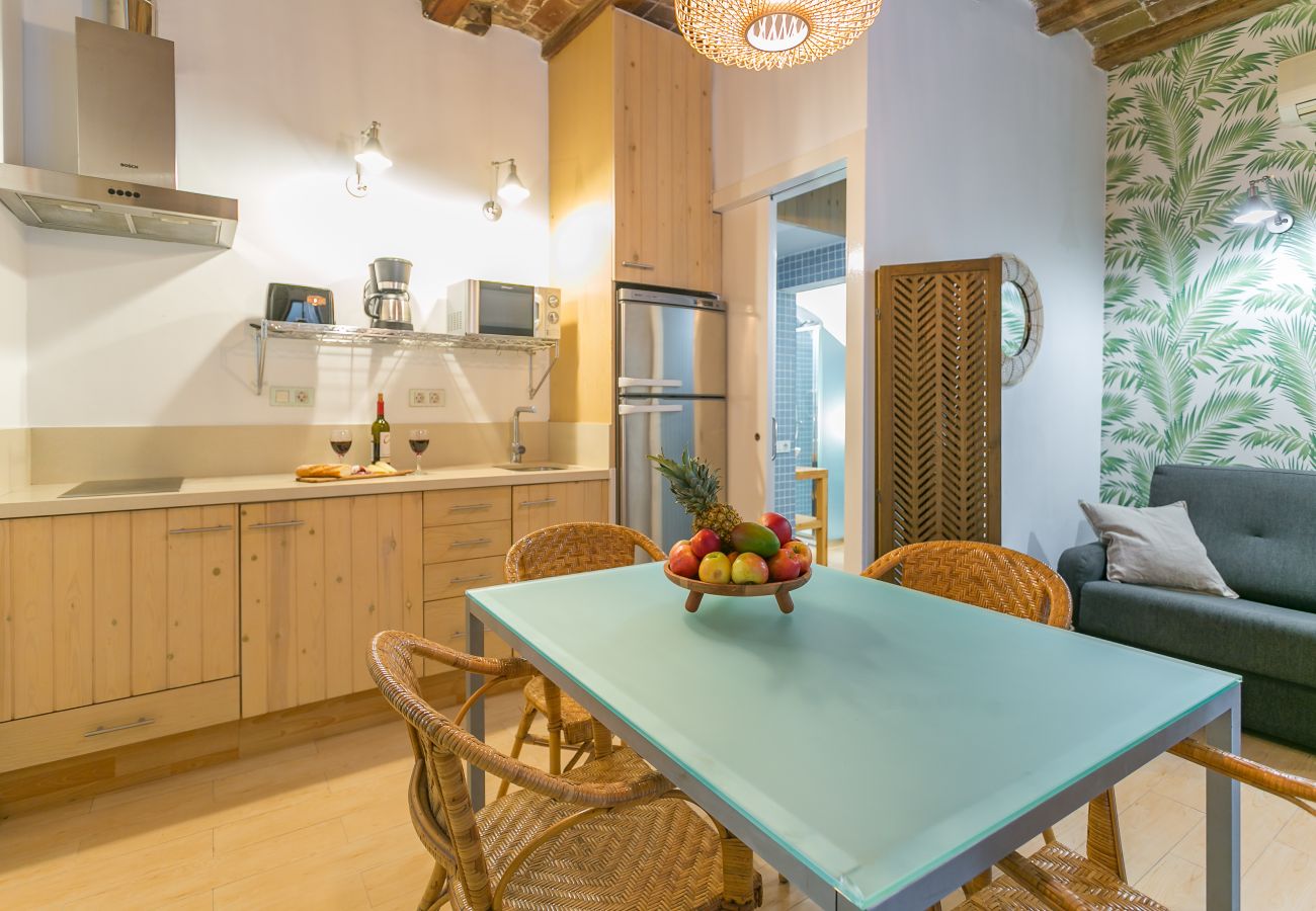 BARCELONETA BEACH cuisine et table à manger appartement