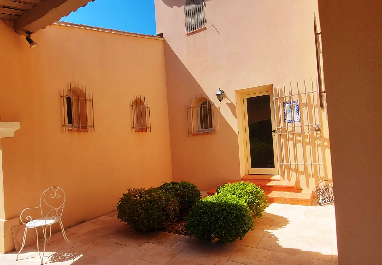 Villa à Rognes - VILLA TESSA 14 personnes - ROGNES PROCHE AIX EN PR