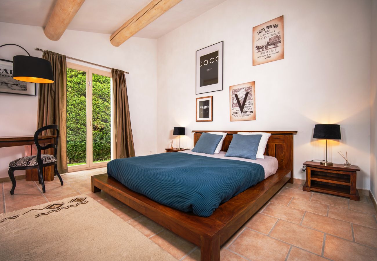 Villa à Rognes - VILLA TESSA 14 personnes - ROGNES PROCHE AIX EN PR
