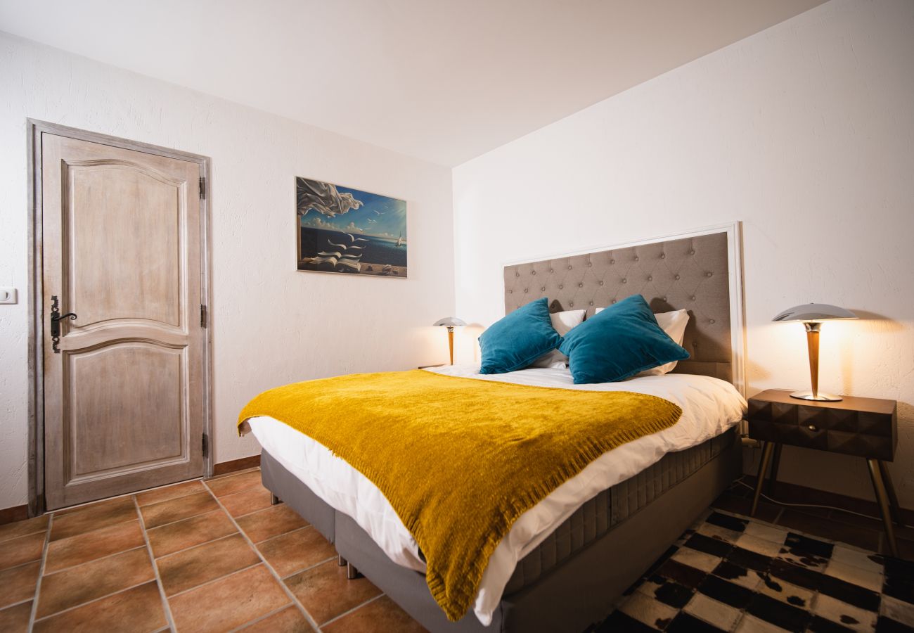 Villa à Rognes - VILLA TESSA 14 personnes - ROGNES PROCHE AIX EN PR