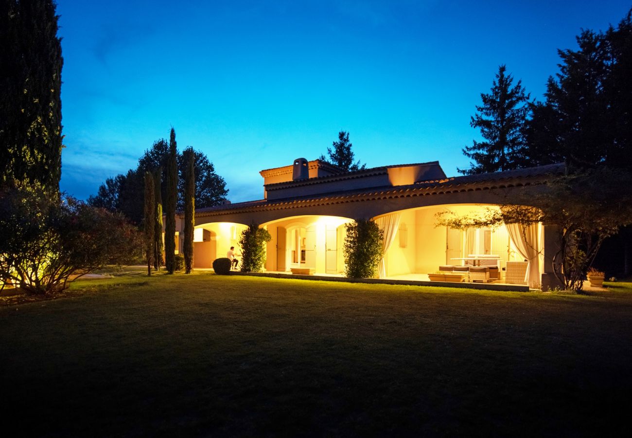 Villa à Rognes - VILLA TESSA 14 personnes - ROGNES PROCHE AIX EN PR
