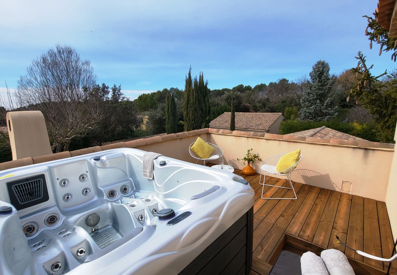 Villa à Rognes - VILLA TESSA 14 personnes - ROGNES PROCHE AIX EN PR