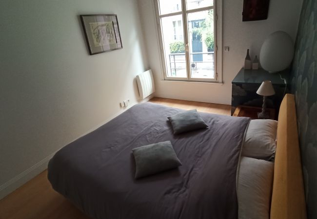 Appartement à Paris - Rue de l'Université - Paris 7 - 207034 Appartement à Paris - Rue de l'Université - Paris 7 - 207034