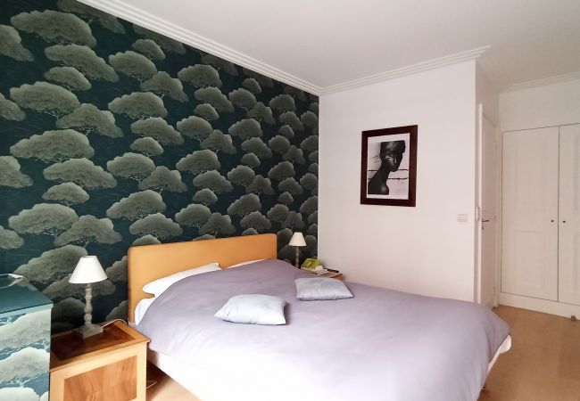 Appartement à Paris - Rue de l'Université - Paris 7 - 207034