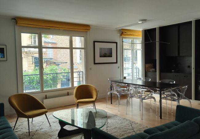 Appartement à Paris - Rue de l'Université - Paris 7 - 207034