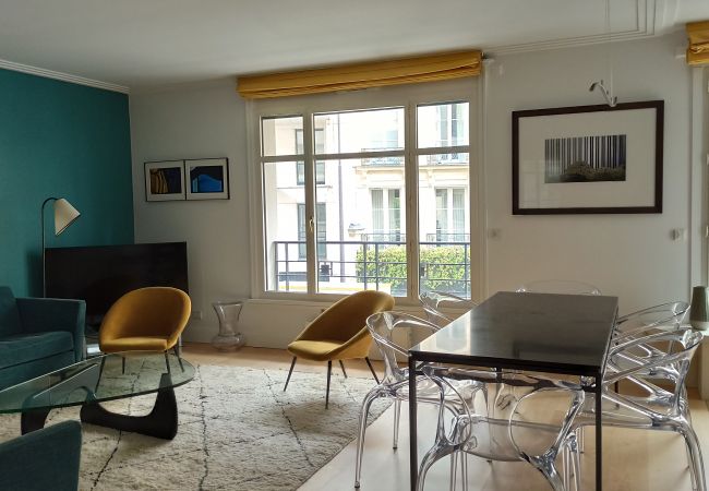 Appartement à Paris - Rue de l'Université - Paris 7 - 207034