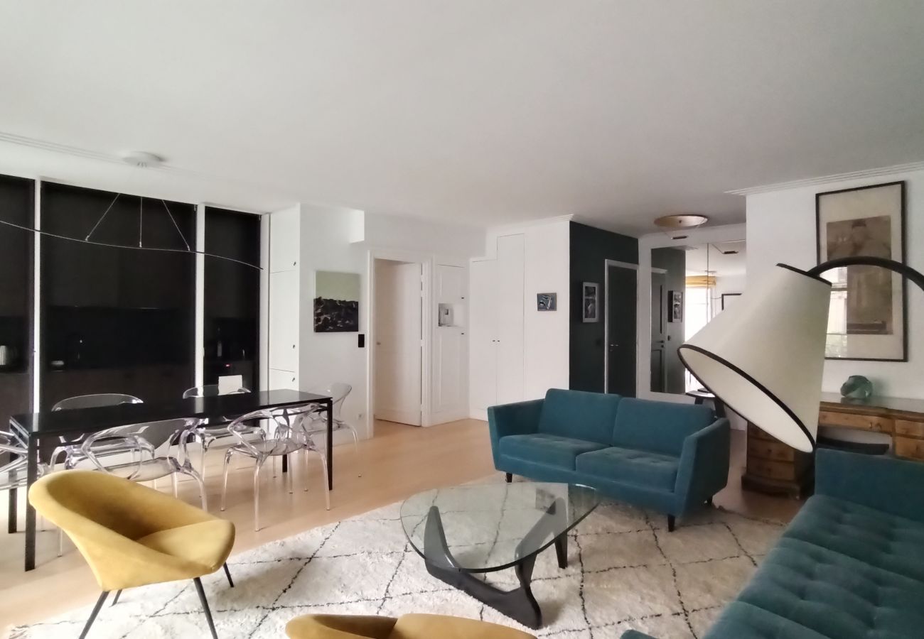 Appartement à Paris - Rue de l'Université - Paris 7 - 207034