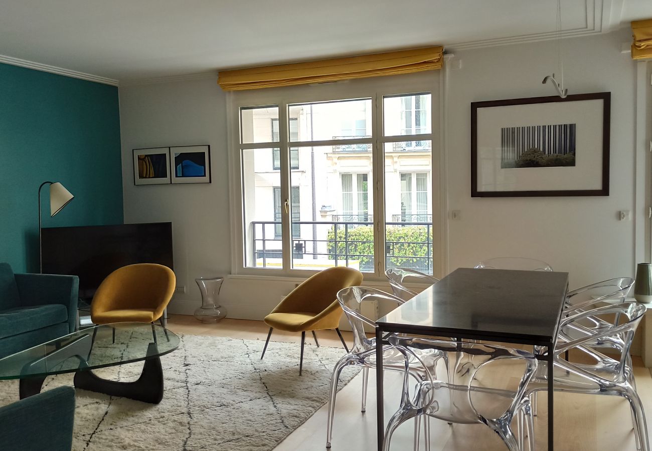 Appartement à Paris - Rue de l'Université - 75007 Paris - 207034