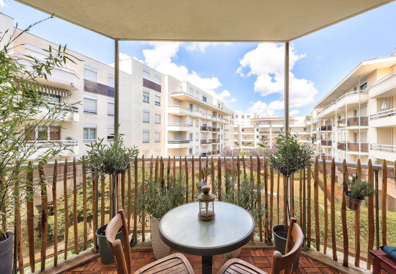 Appartement à Bordeaux - BDX-LANDIRAS hyper centre balcon