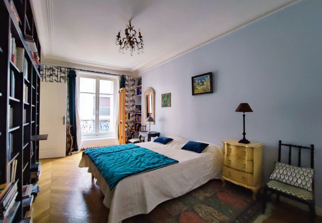 Appartement à Paris - Rue de Berri - Paris 8 - 408032