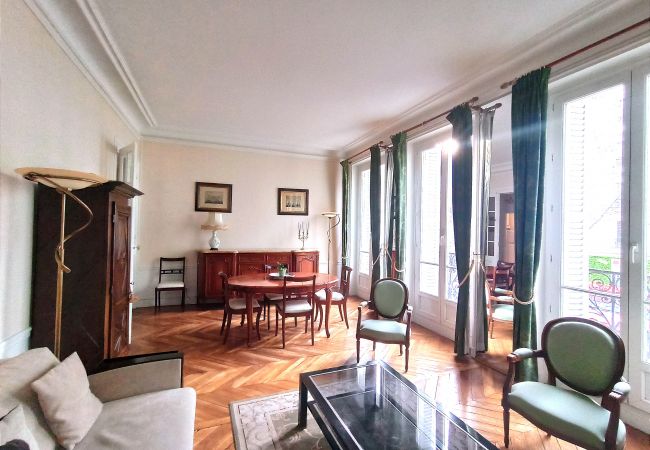 Appartement à Paris - Bd de la Tour Maubourg - Paris 7 - 207036