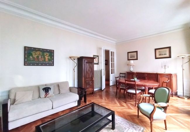 Appartement à Paris - Bd de la Tour Maubourg - Paris 7 - 207036 Appartement à Paris - Bd de la Tour Maubourg - Paris 7 - 207036