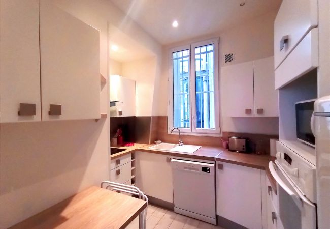 Appartement à Paris - Bd de la Tour Maubourg - Paris 7 - 207036 Appartement à Paris - Bd de la Tour Maubourg - Paris 7 - 207036