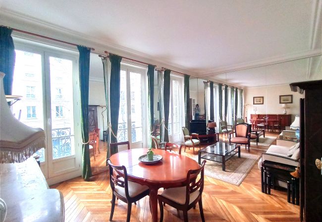 Appartement à Paris - Bd de la Tour Maubourg - Paris 7 - 207036 Appartement à Paris - Bd de la Tour Maubourg - Paris 7 - 207036