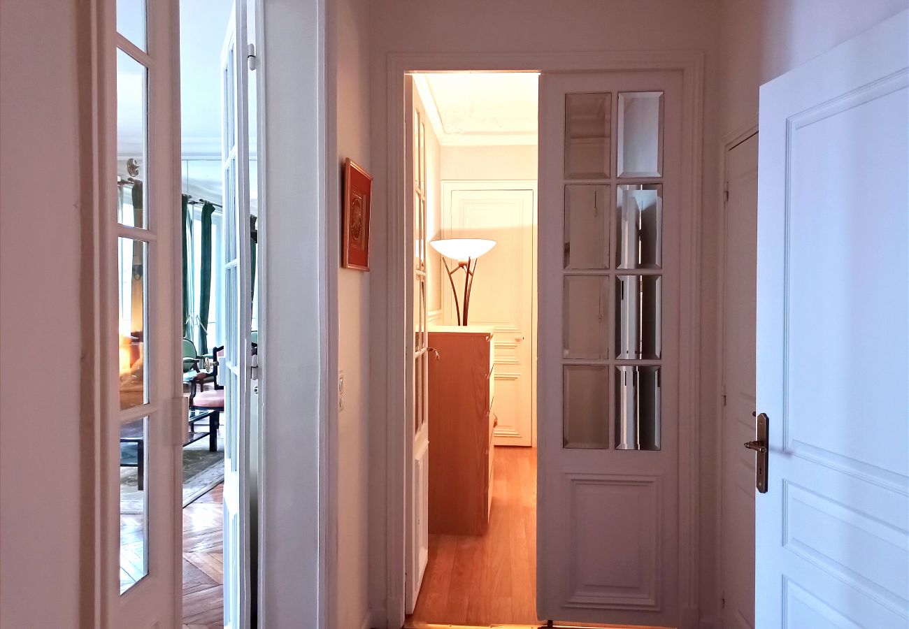 Appartement à Paris - Bd de la Tour Maubourg - Paris 7 - 207036